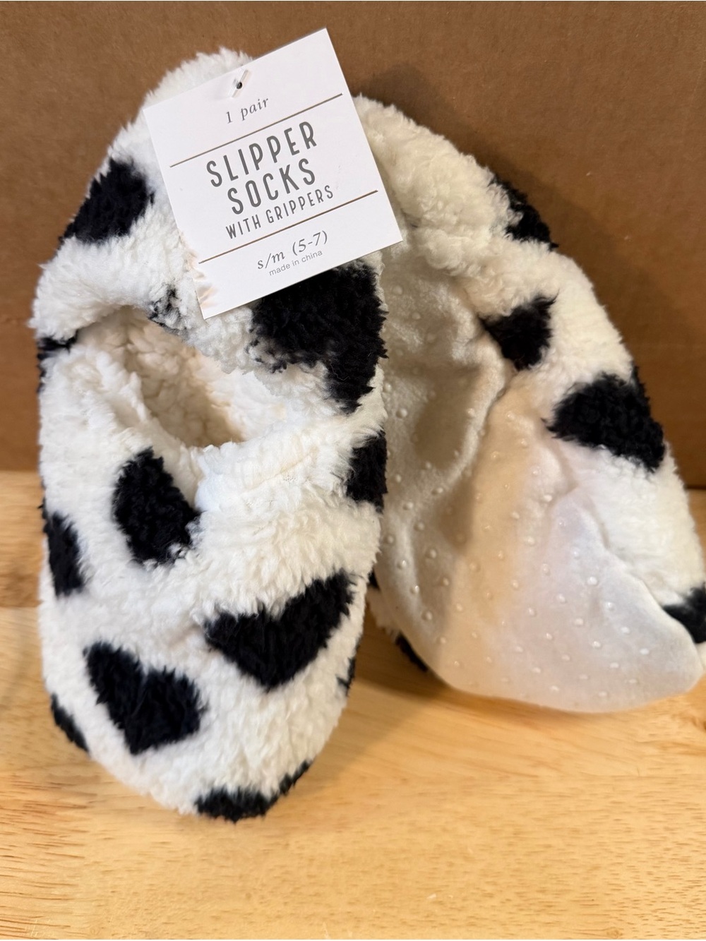 Women’s Cozy Slipper Socks - Black & White Heart Pattern